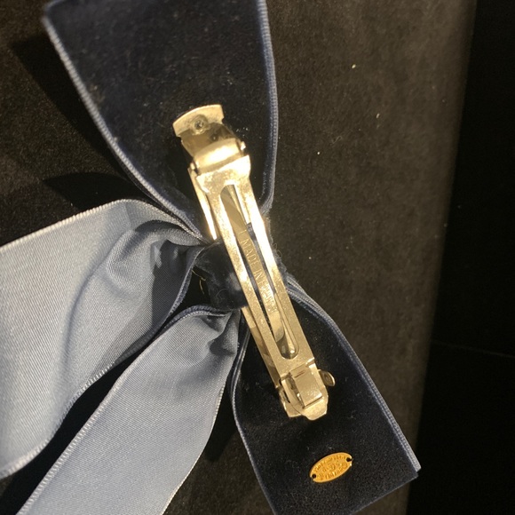 Chanel Velvet Ribbon Bow Hair Clip Featuring Gold Tone CC Logo - Picture 5 of 5